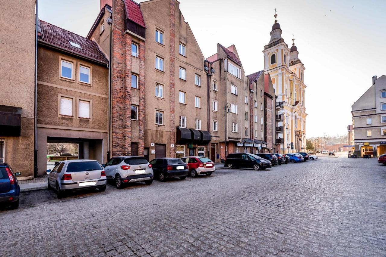 Theatre Apartment - Apartament Przy Rynku W Glogowie Екстериор снимка